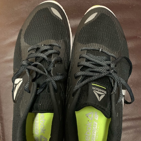 Reebok shoes - Picture 2 of 5